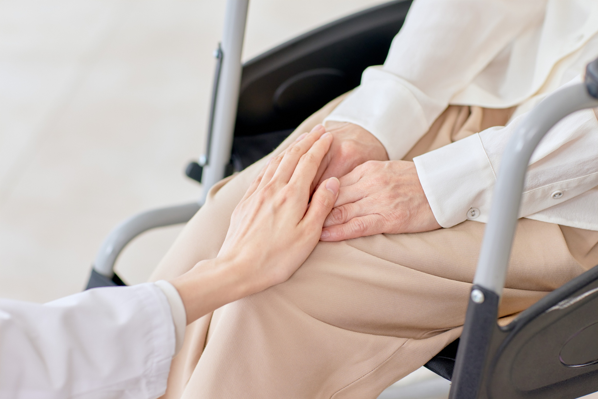 Elegir ayuda a domicilio y cuidado de mayores con la app de Kelimbo